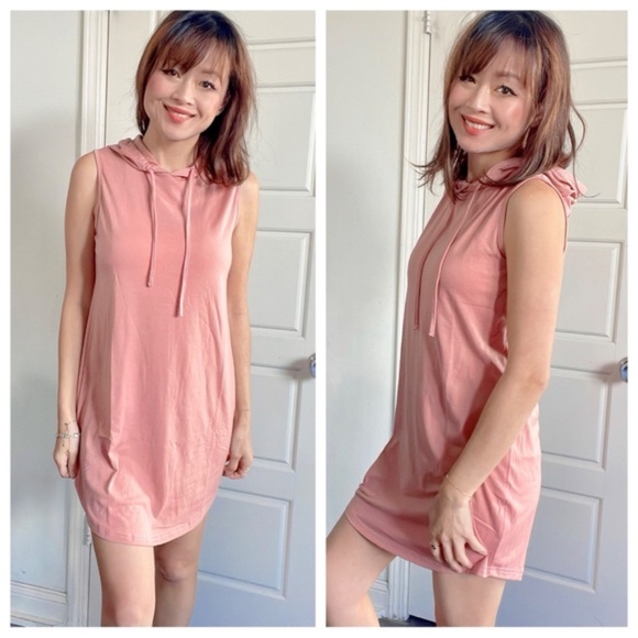 Cozy  Minimalist Sleeveless Hoodie Casual Dress - Picture 2 of 4